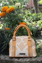 Load image into Gallery viewer, Monte Albán Frida
